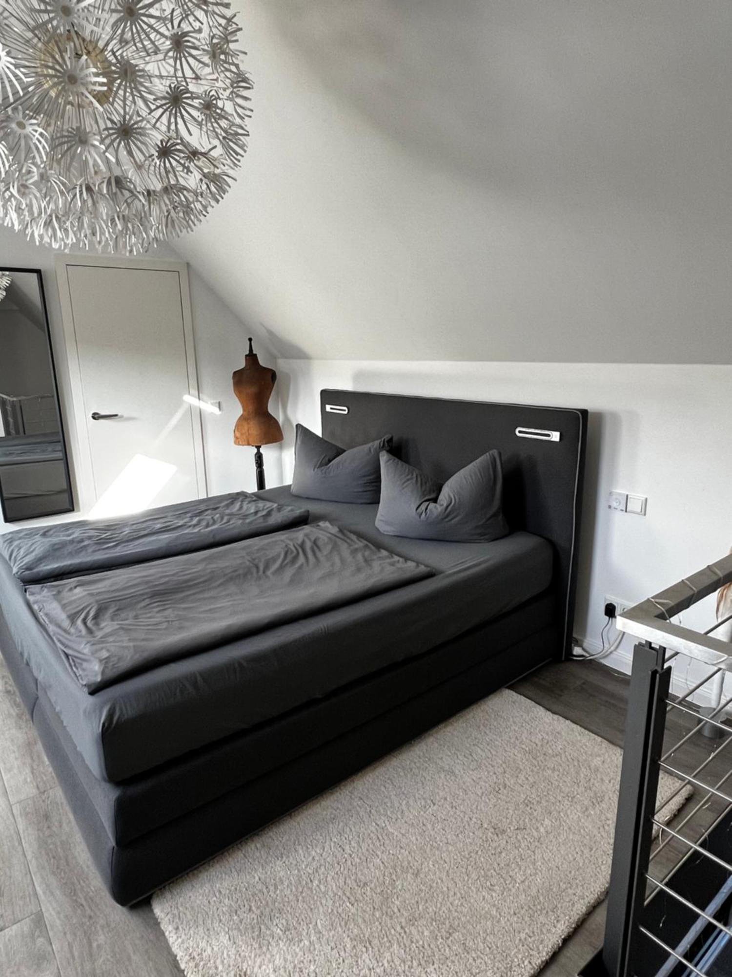 Moderne Galeriewohnung Mit Balkon Und Stellplatz Am Wenigemarkt Erfurt Bagian luar foto