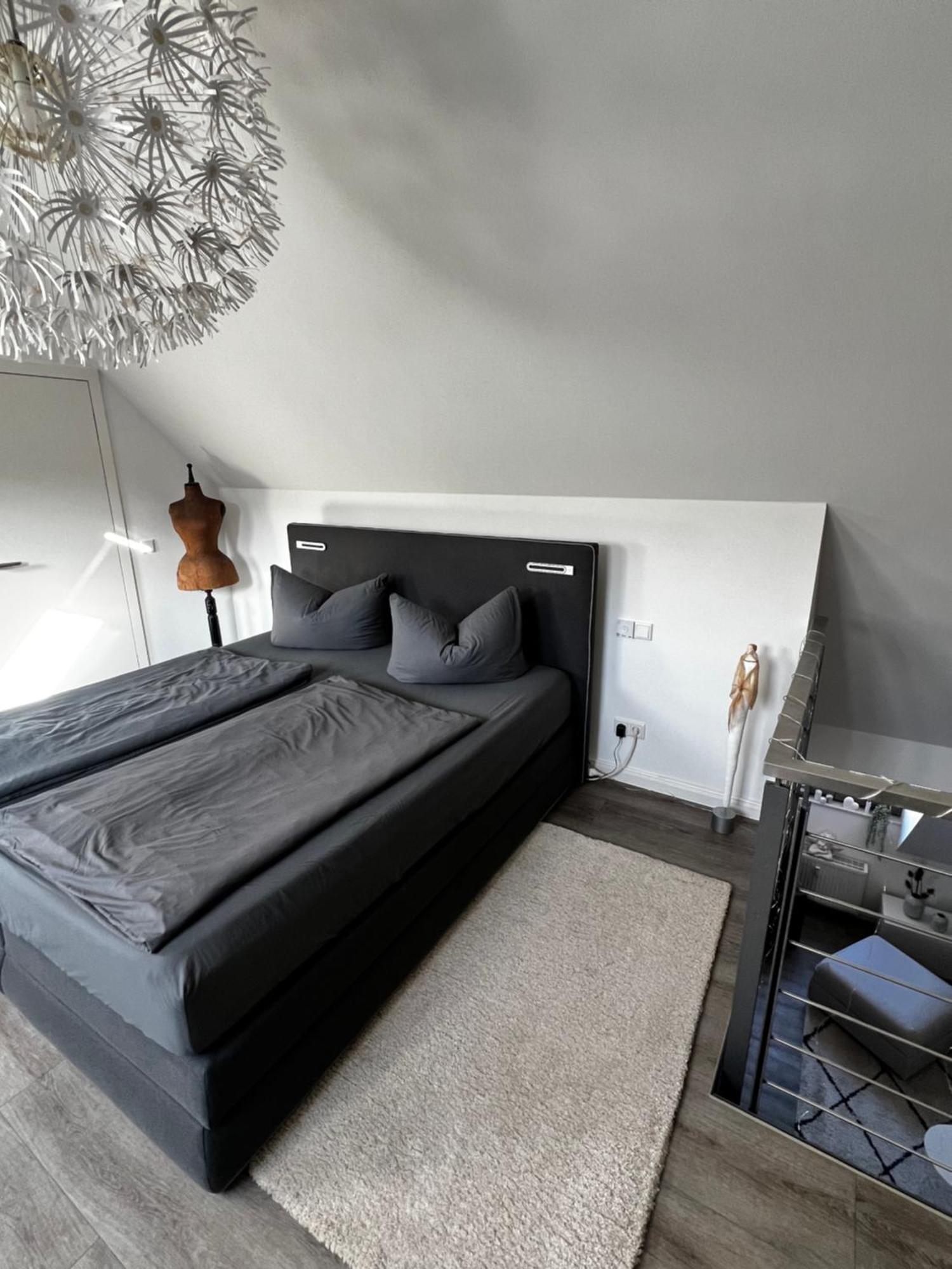 Moderne Galeriewohnung Mit Balkon Und Stellplatz Am Wenigemarkt Erfurt Bagian luar foto