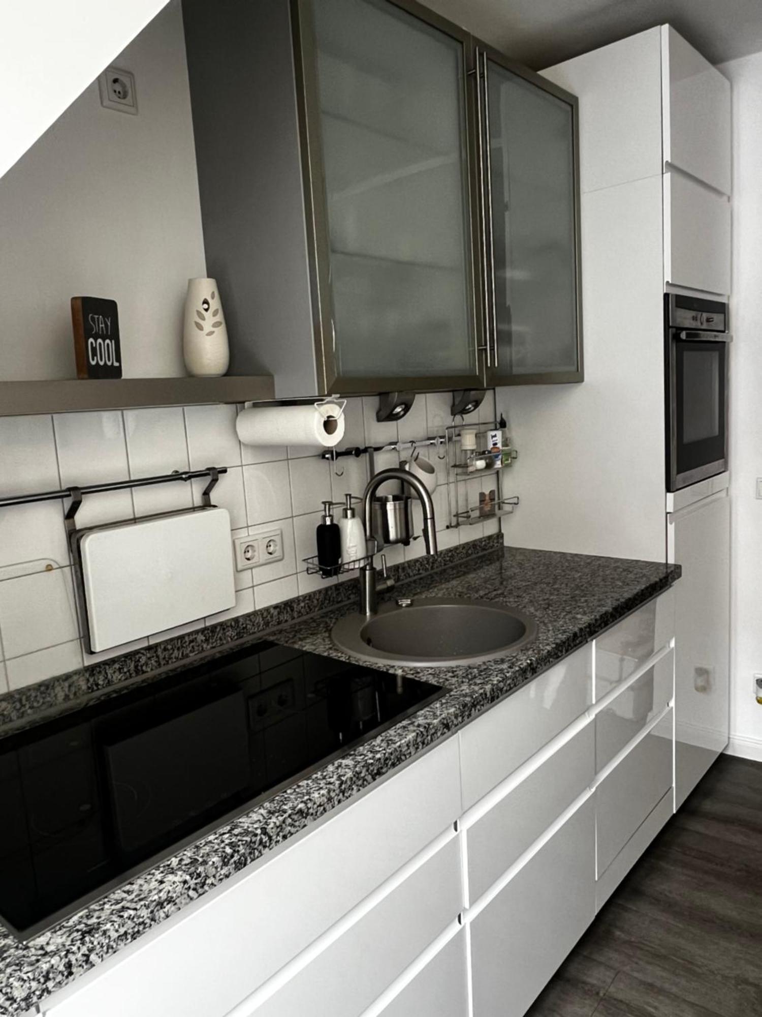 Moderne Galeriewohnung Mit Balkon Und Stellplatz Am Wenigemarkt Erfurt Bagian luar foto