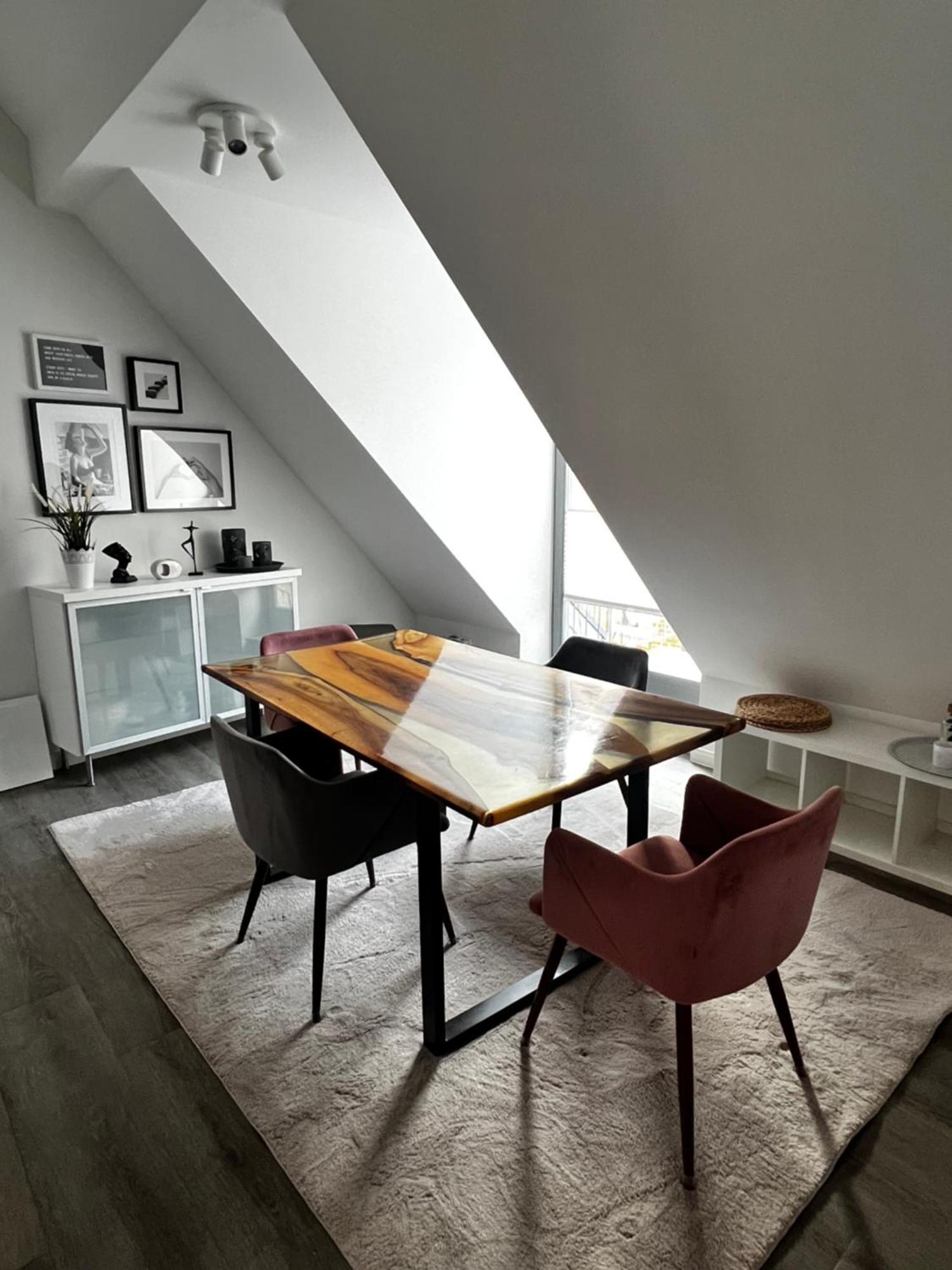 Moderne Galeriewohnung Mit Balkon Und Stellplatz Am Wenigemarkt Erfurt Bagian luar foto