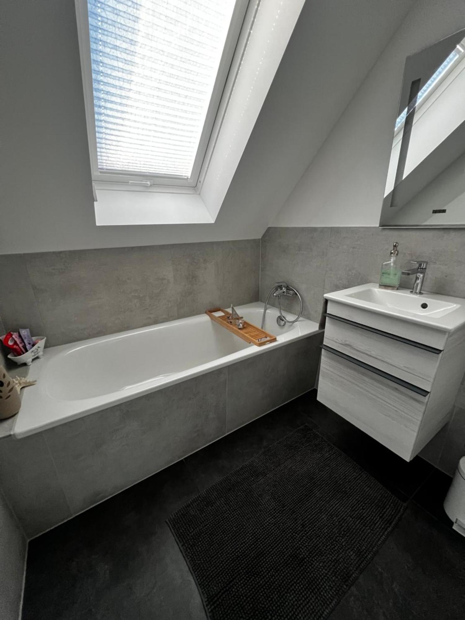 Moderne Galeriewohnung Mit Balkon Und Stellplatz Am Wenigemarkt Erfurt Bagian luar foto