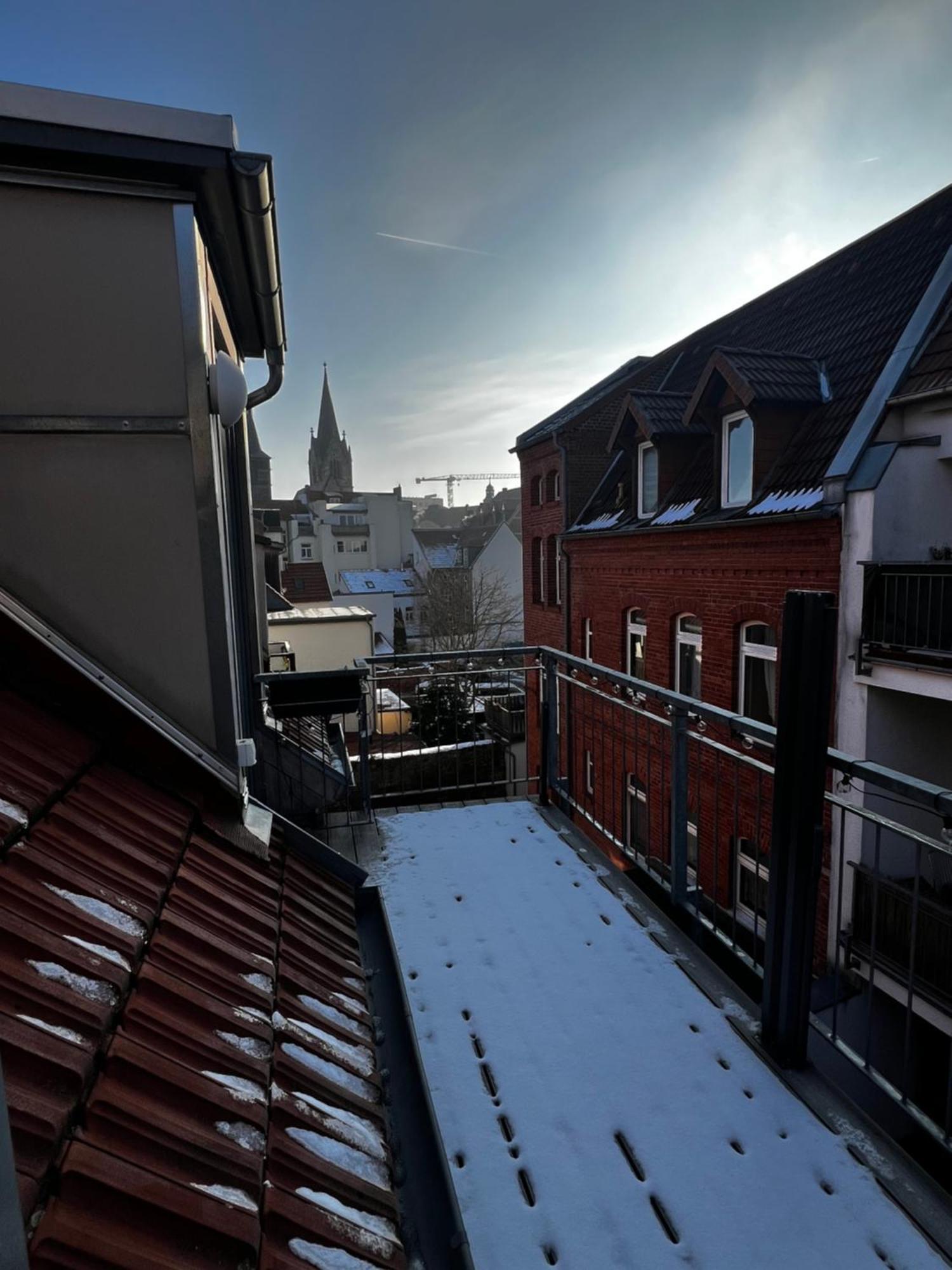 Moderne Galeriewohnung Mit Balkon Und Stellplatz Am Wenigemarkt Erfurt Bagian luar foto